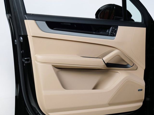 New 2025 Porsche Cayenne S image 23