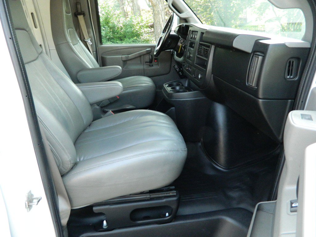 Used 2017 GMC Savana 2500 image 17