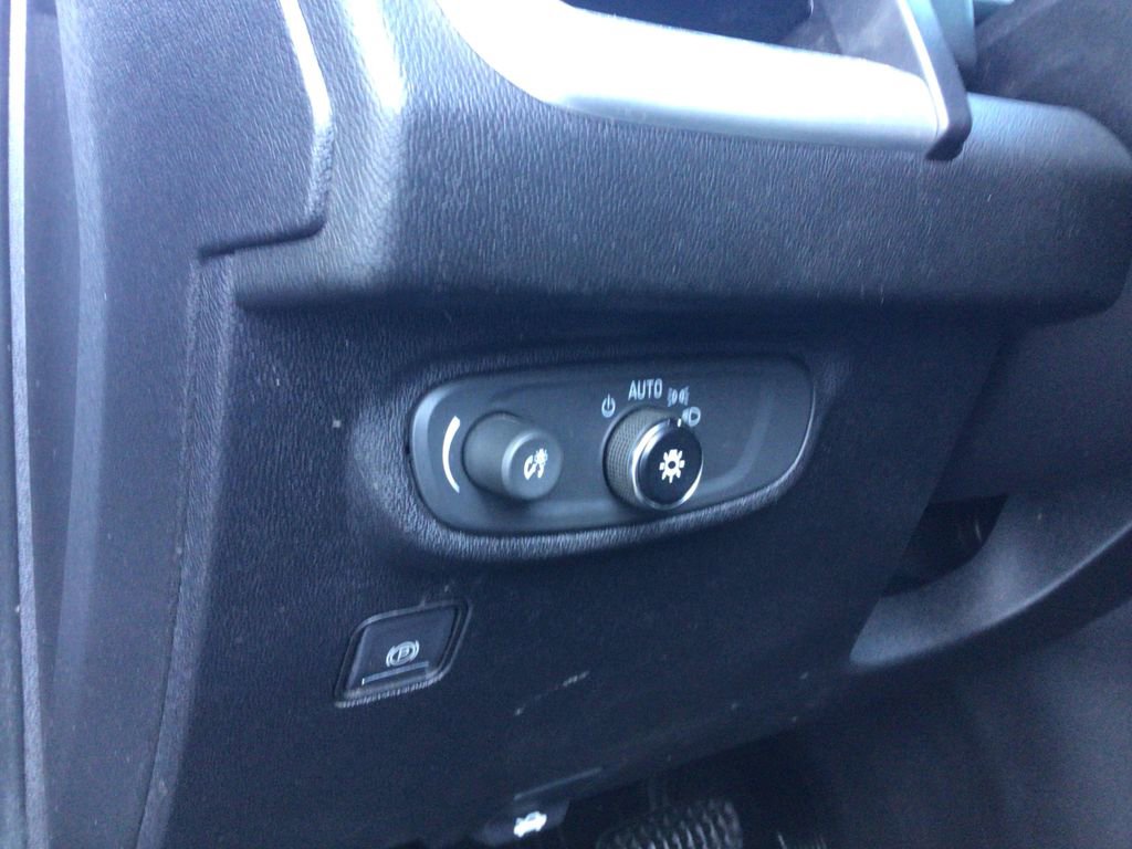 Used 2019 GMC Terrain SLE w/ Driver Convenience Package image 18