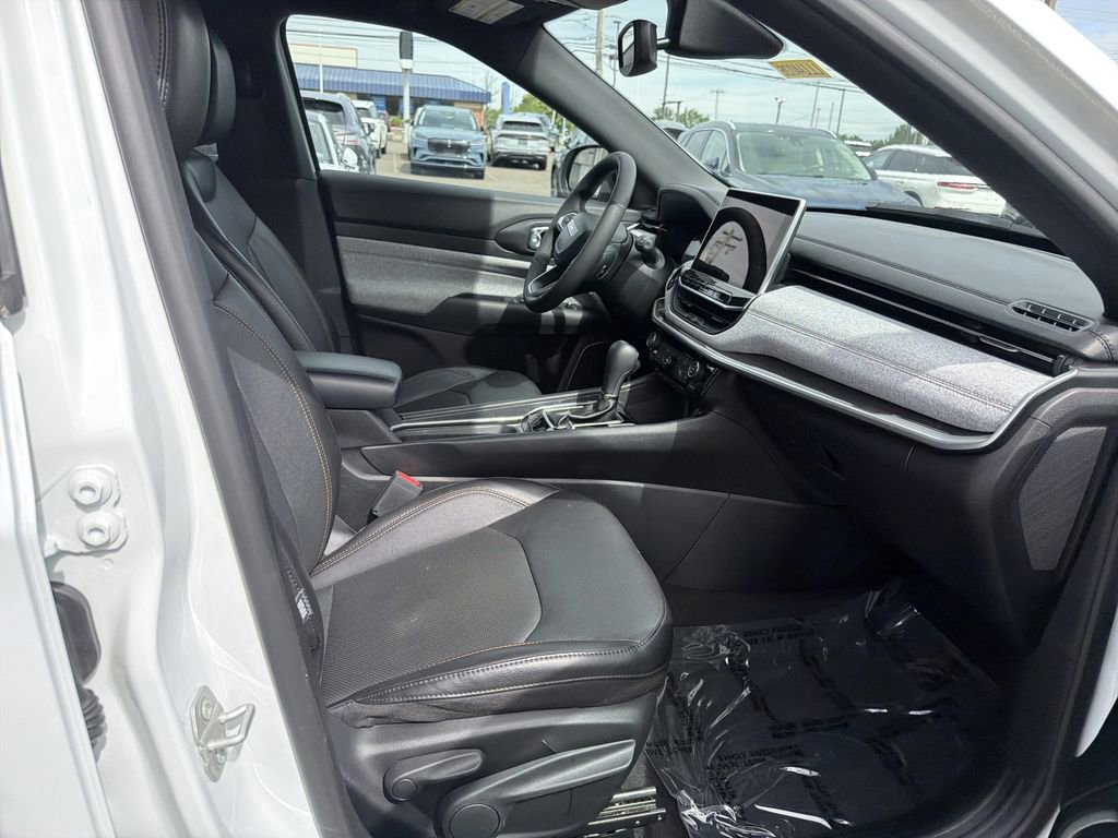 Used 2023 Jeep Compass Latitude AWD/4WD image 15