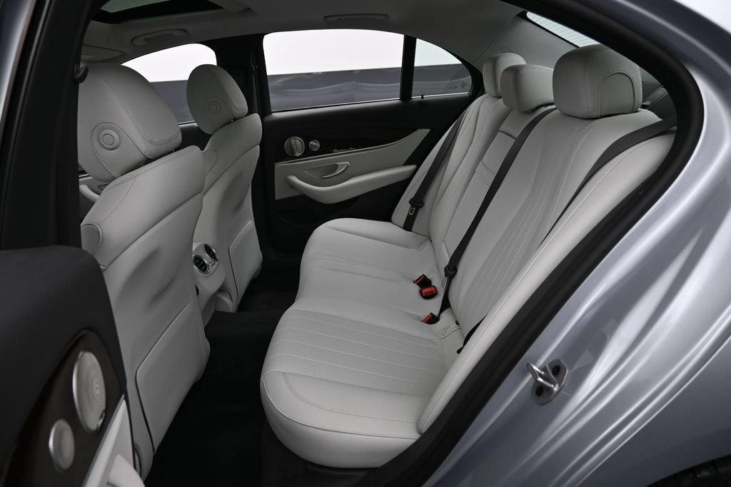 Used 2023 Mercedes-Benz E 350 4MATIC Sedan image 26