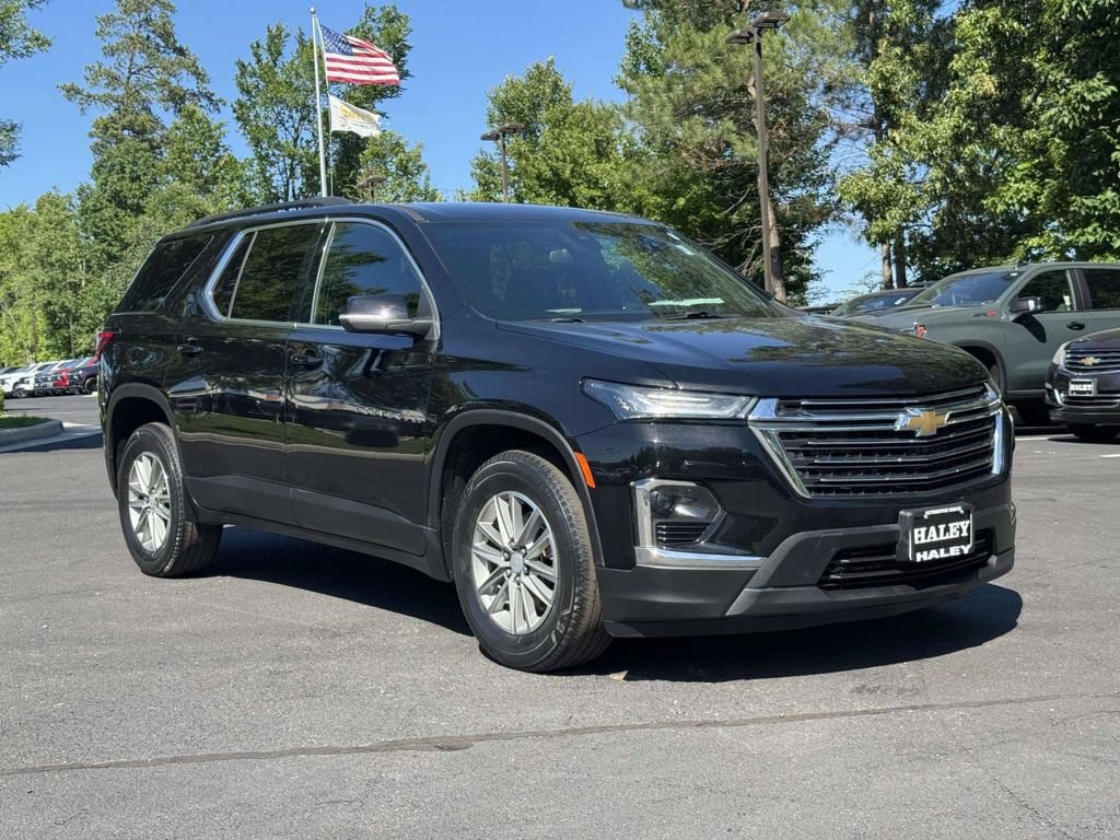 Used 2023 Chevrolet Traverse LT AWD/4WD image 2