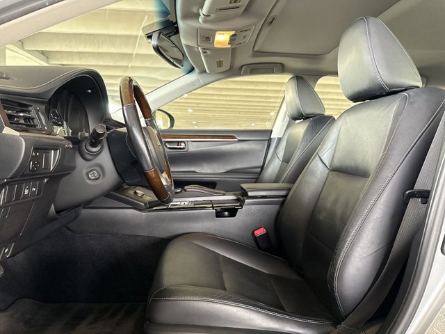Used 2015 Lexus ES 350 w/ Luxury Package image 9