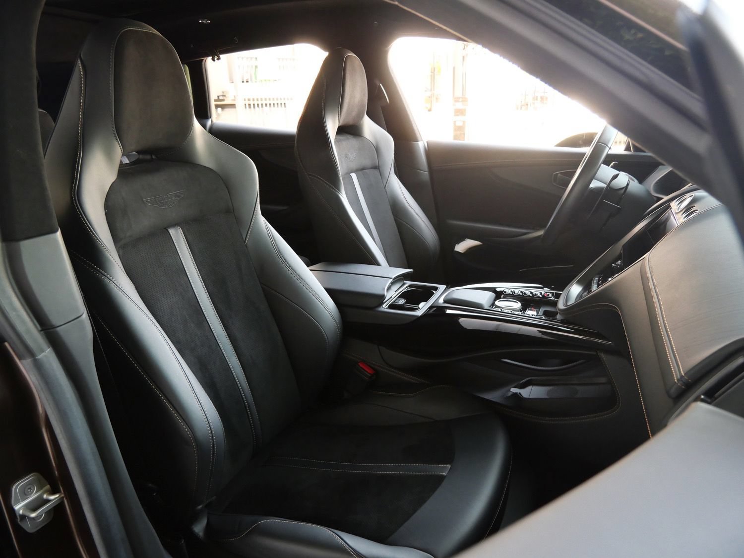Used 2024 Aston Martin DBX AWD/4WD image 12
