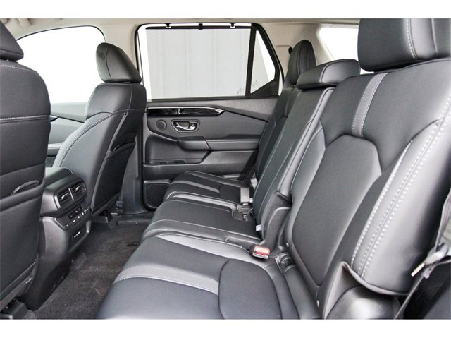 New 2025 Honda Pilot Touring image 13