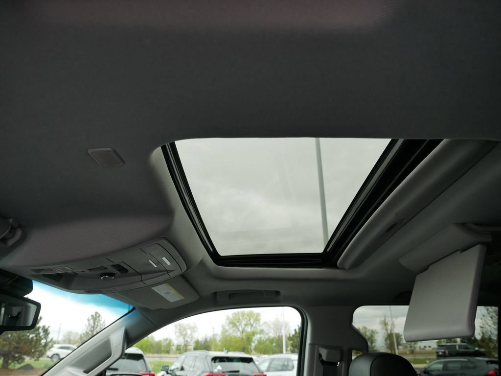 Used 2019 Chevrolet Tahoe Premier AWD/4WD image 17