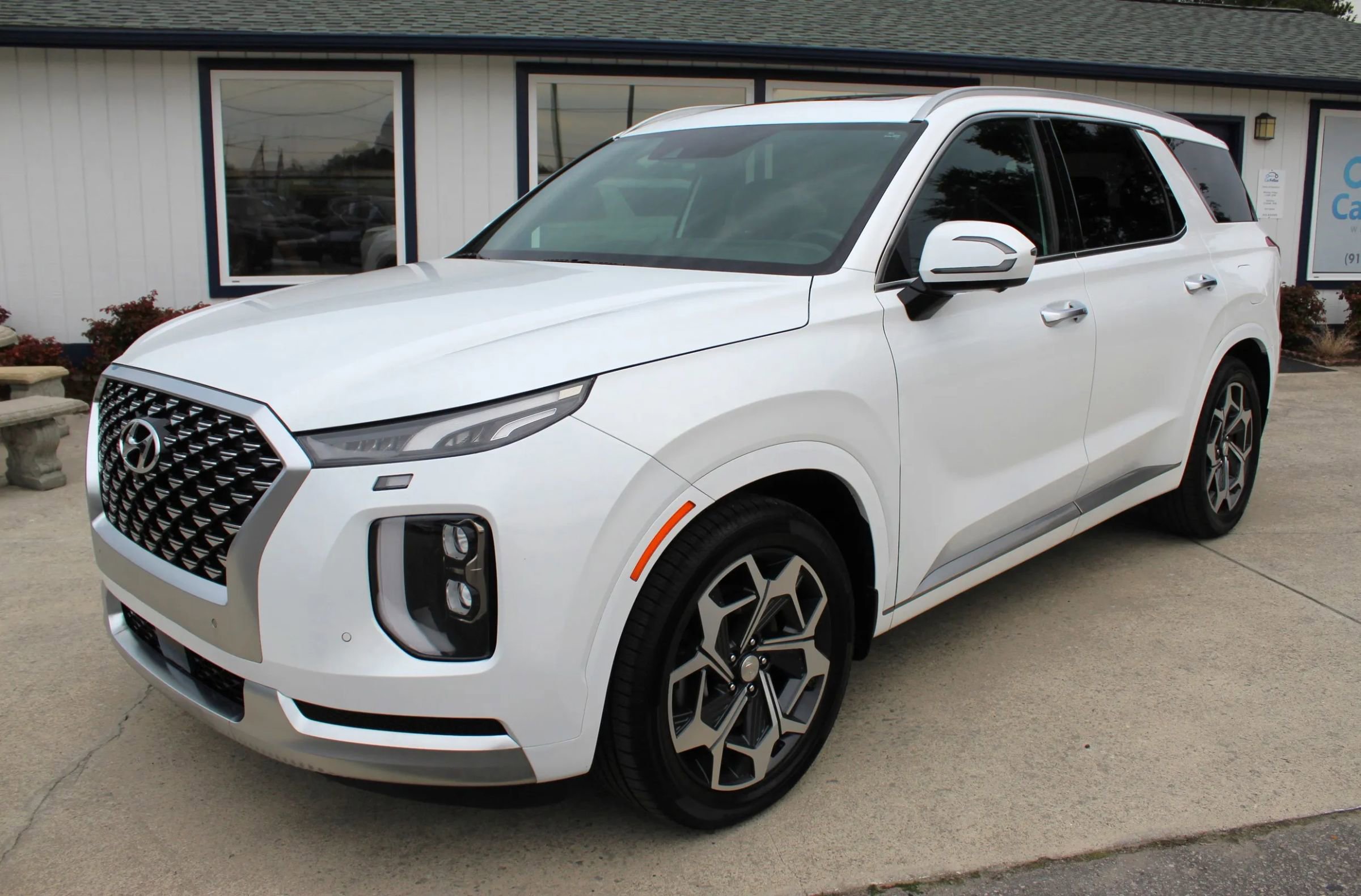 Used 2021 Hyundai Palisade Calligraphy w/ Winter Package image 32
