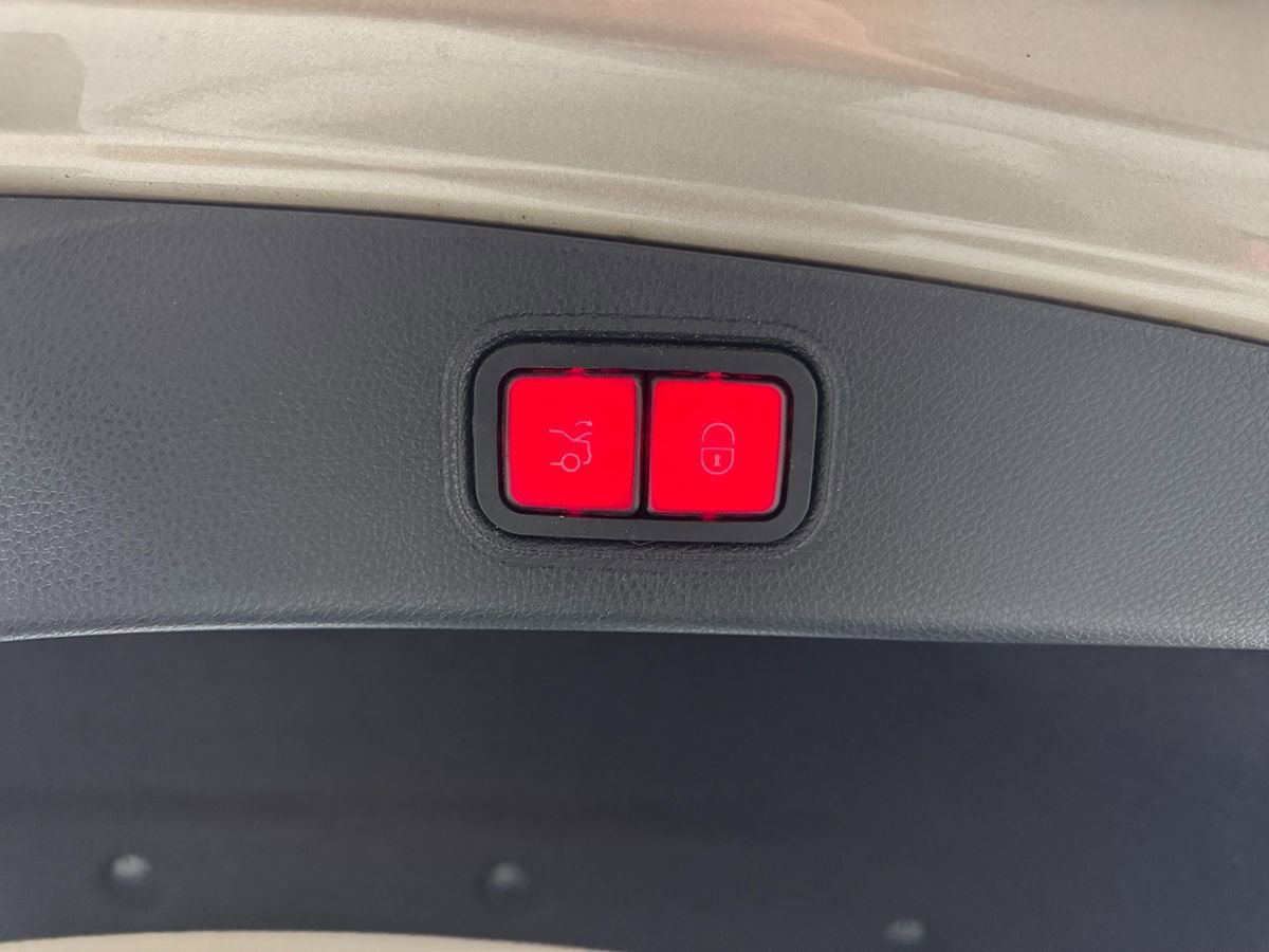 Used 2018 Mercedes-Benz E 400 4MATIC Coupe image 53