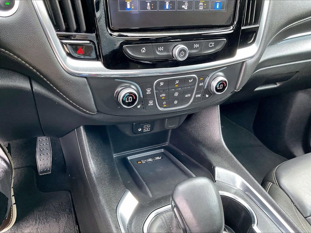 Used 2023 Chevrolet Traverse LT w/ LT Premium Package AWD/4WD image 27