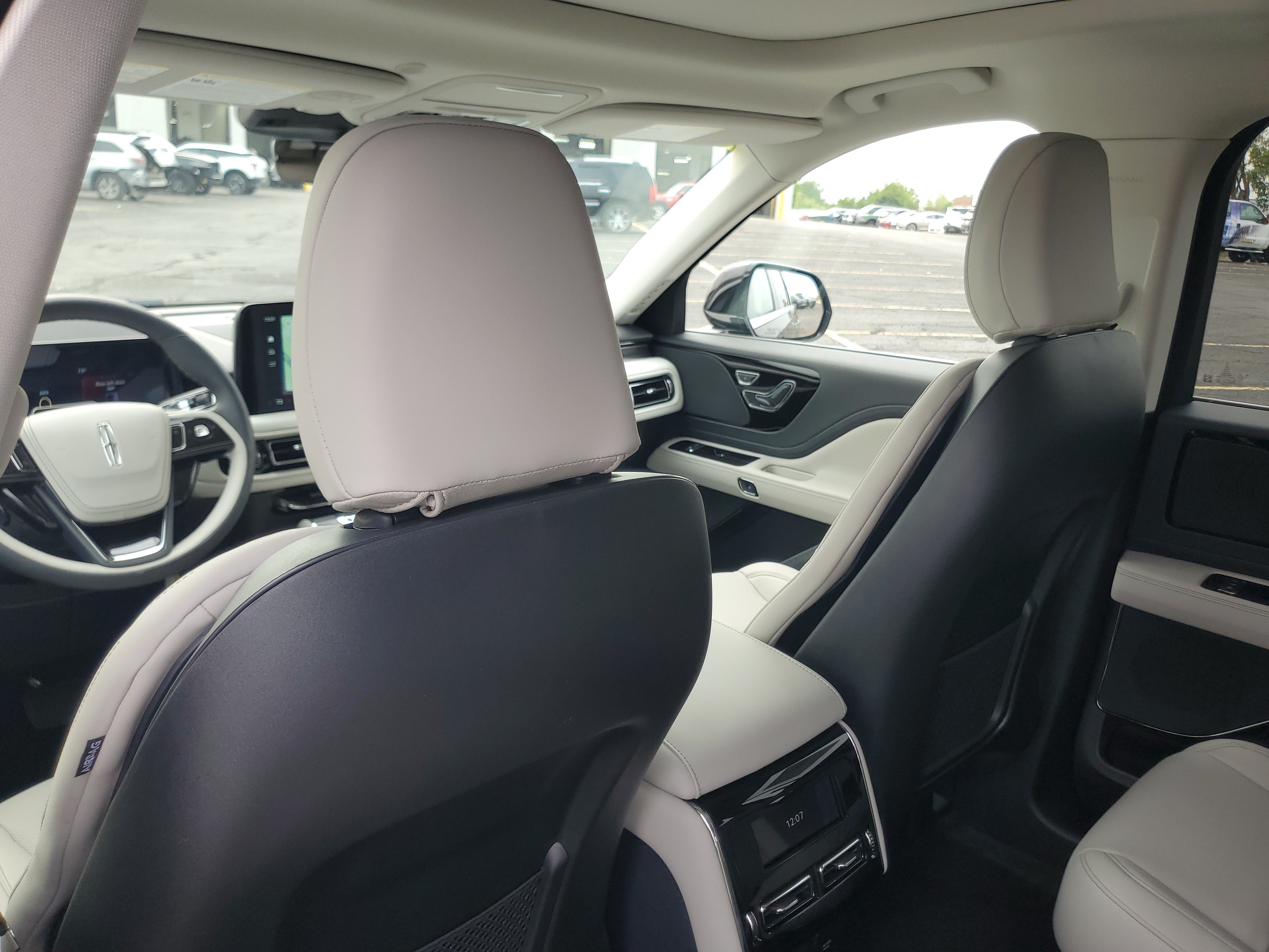 New 2026 Lincoln Aviator AWD image 24