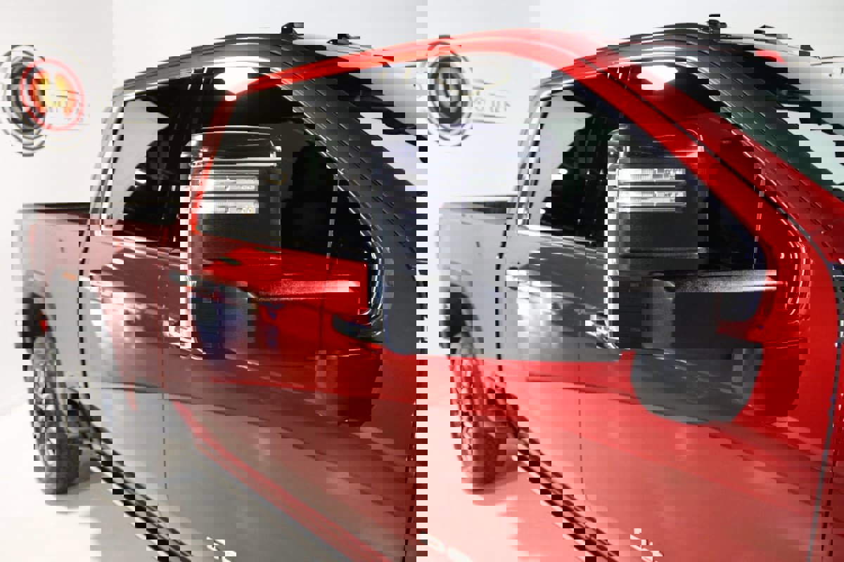 Used 2022 GMC Sierra 3500 Denali w/ Denali Ultimate Package image 8