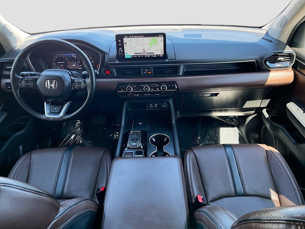 Used 2025 Honda Pilot Elite image 24