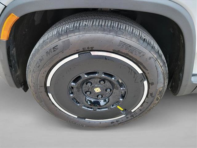Used 2025 Rivian R1T Adventure AWD/4WD image 9