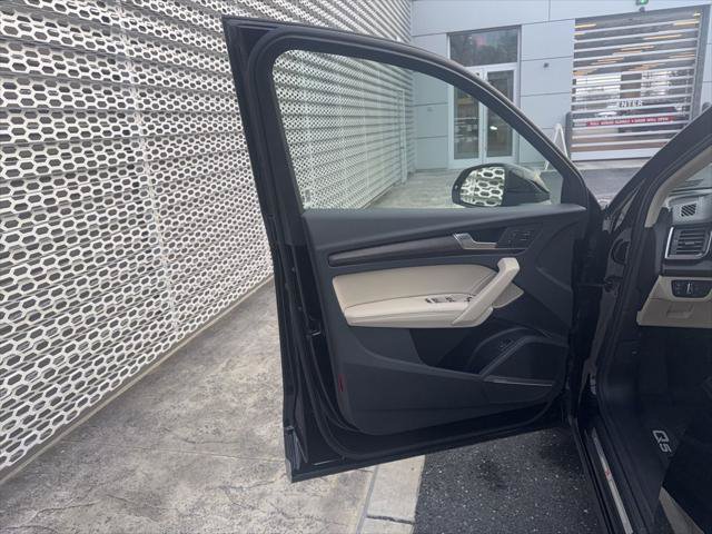 Certified 2025 Audi Q5 2.0T Premium Plus w/ Premium Plus Package AWD/4WD image 28