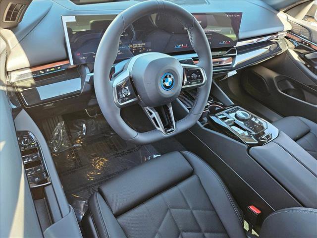 New 2026 BMW i5 eDrive40 w/ M Sport Package image 3