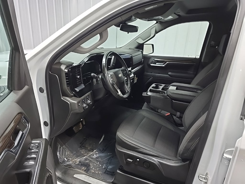 Used 2024 Chevrolet Silverado 1500 LT AWD/4WD image 28