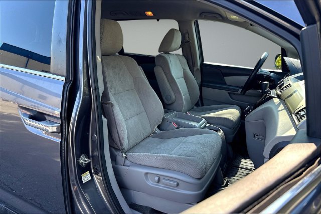 Used 2016 Honda Odyssey SE image 32