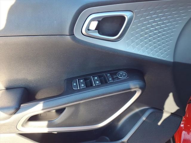Used 2022 Kia Soul LX w/ Technology Package image 9