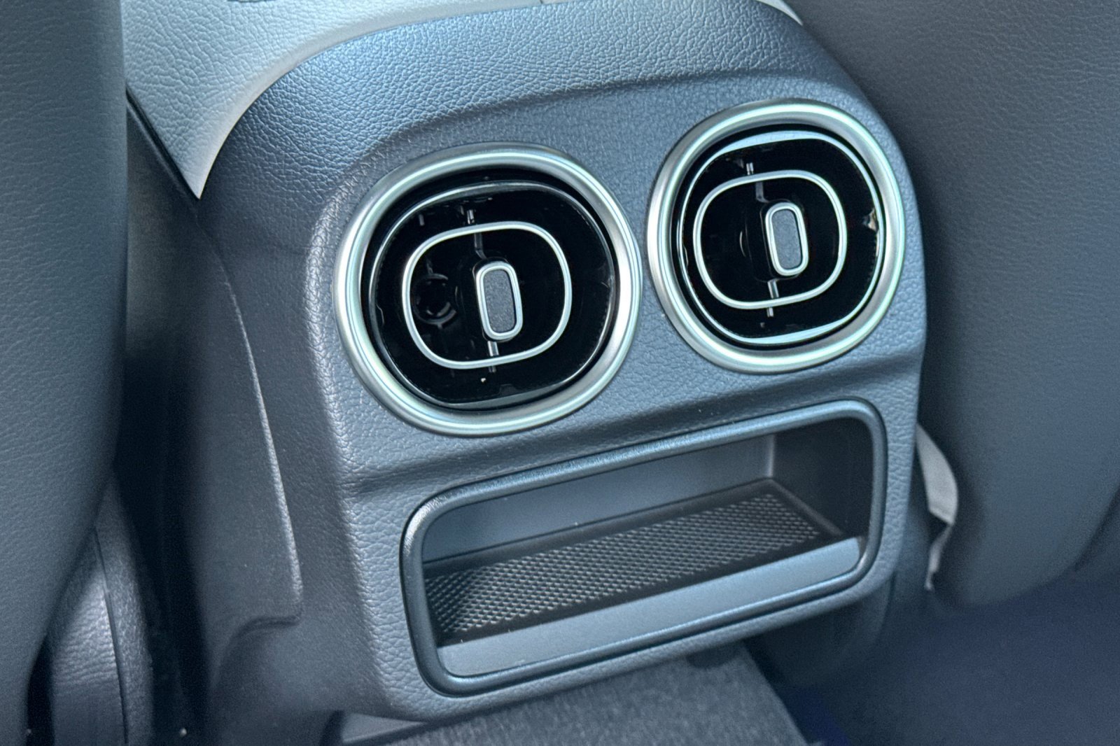 New 2025 Mercedes-Benz C 300 4MATIC Sedan image 15