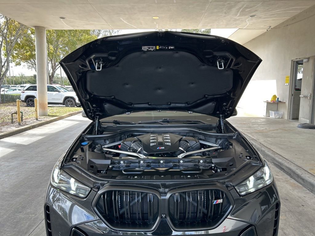 Used 2024 BMW X6 M60i image 12