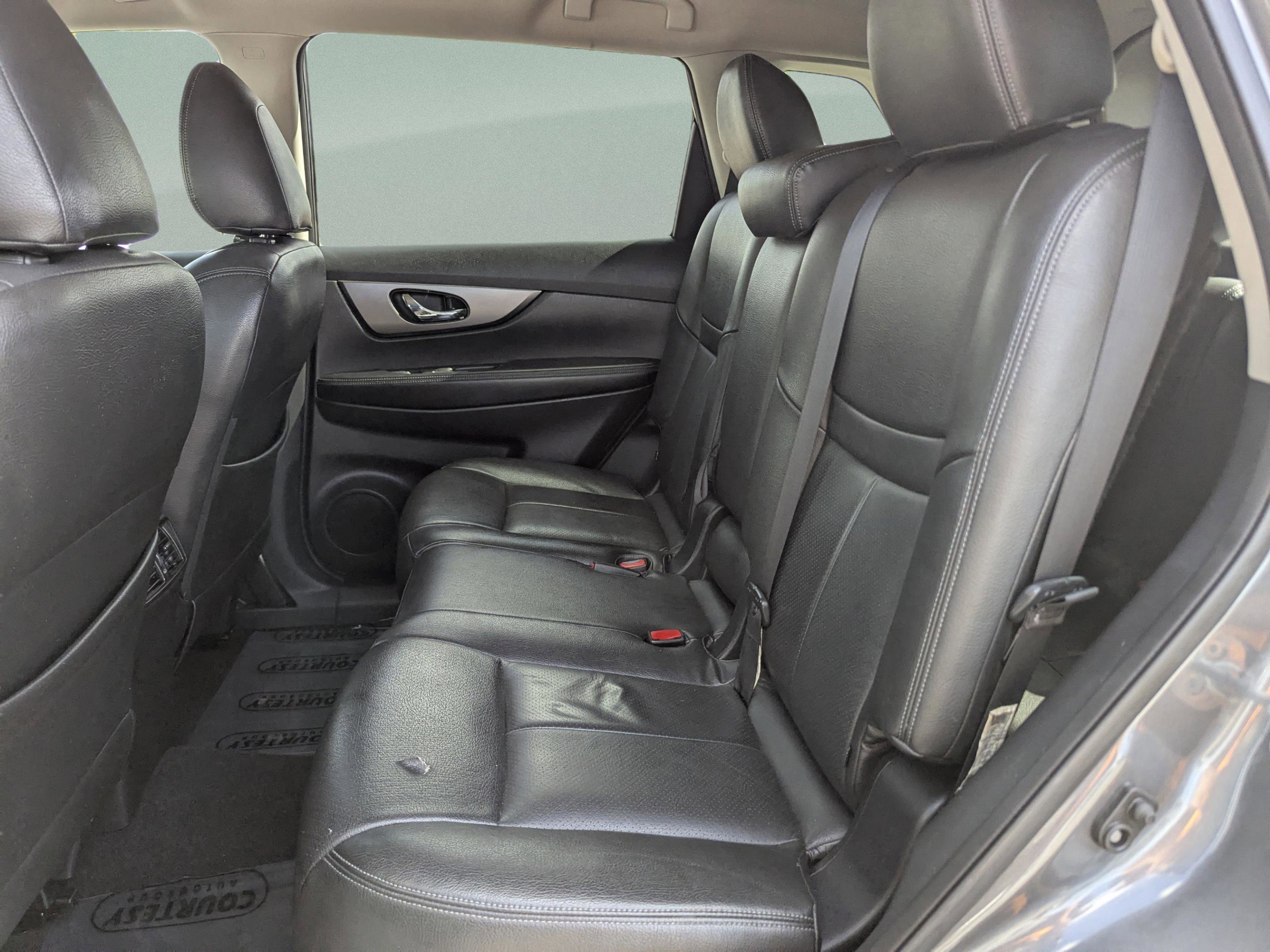 Used 2016 Nissan Rogue SV w/ SV Family Package image 16