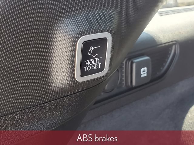 Certified 2024 Jeep Grand Cherokee Overland w/ Luxury Tech Group IV AWD/4WD image 40