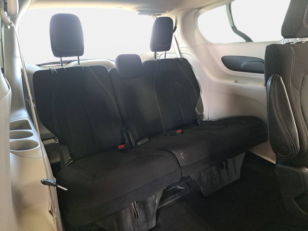 Used 2023 Chrysler Voyager LX FWD image 13