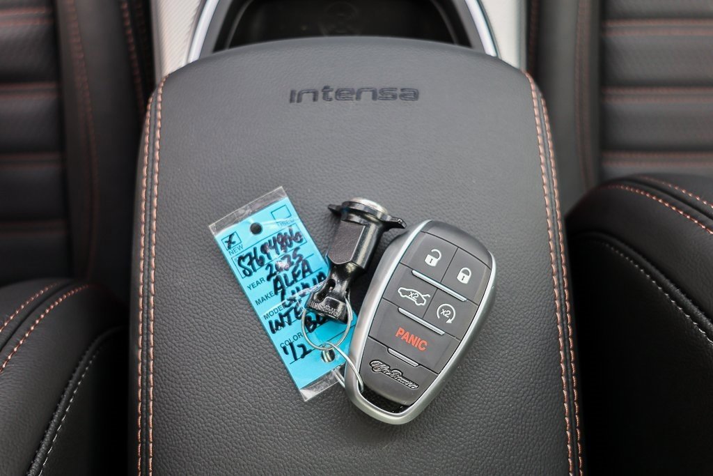 New 2025 Alfa Romeo Giulia w/ Driving Assist Package image 30