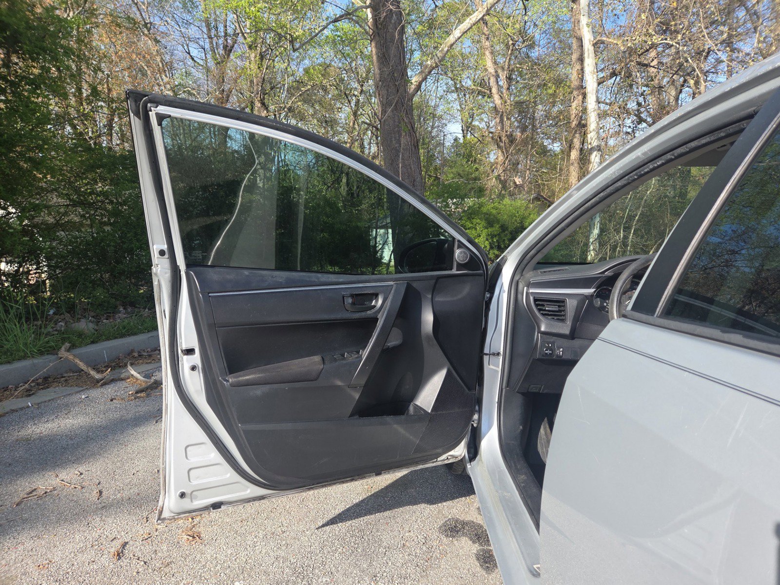 Used 2016 Toyota Corolla L image 16