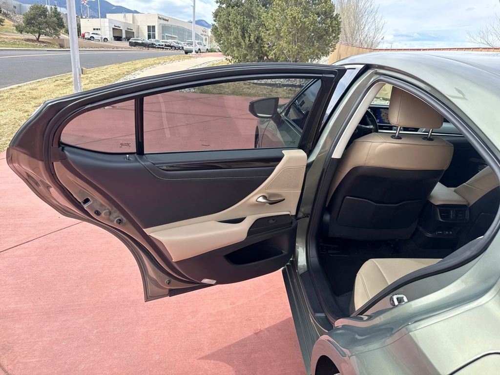 Used 2020 Lexus ES 350 w/ Premium Package image 17