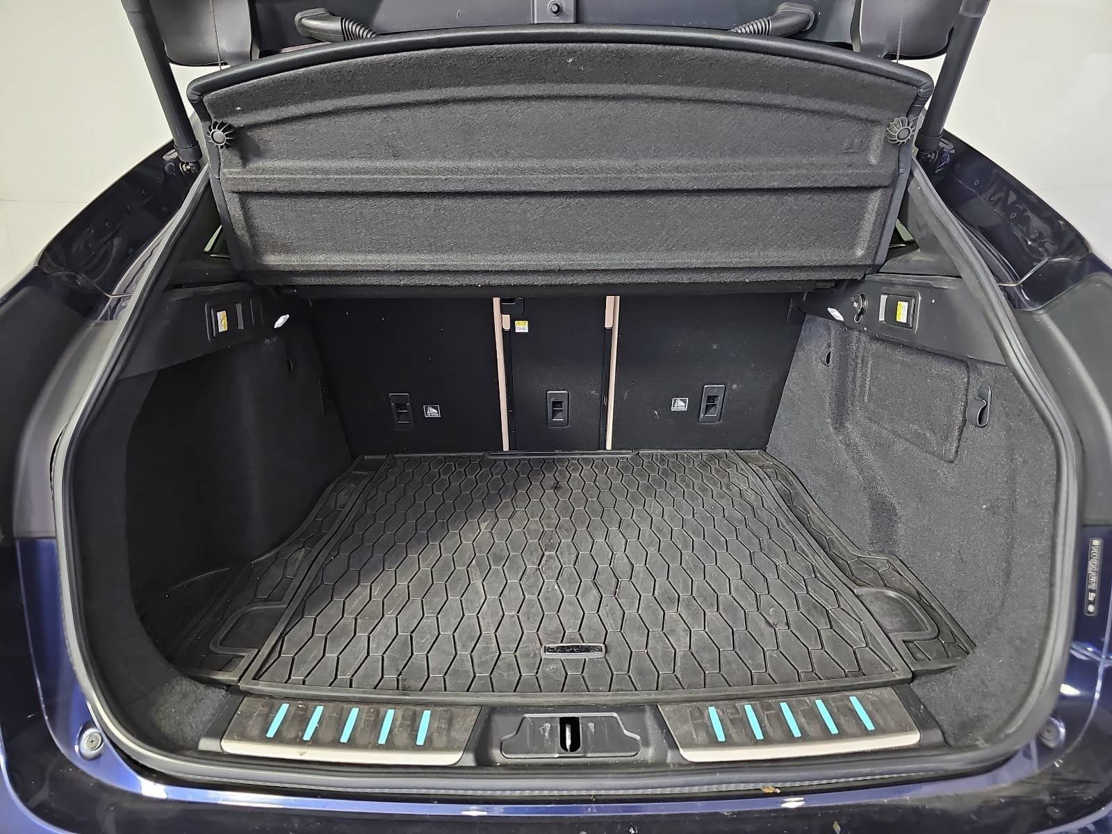 Used 2018 Jaguar F-PACE Portfolio AWD/4WD image 12