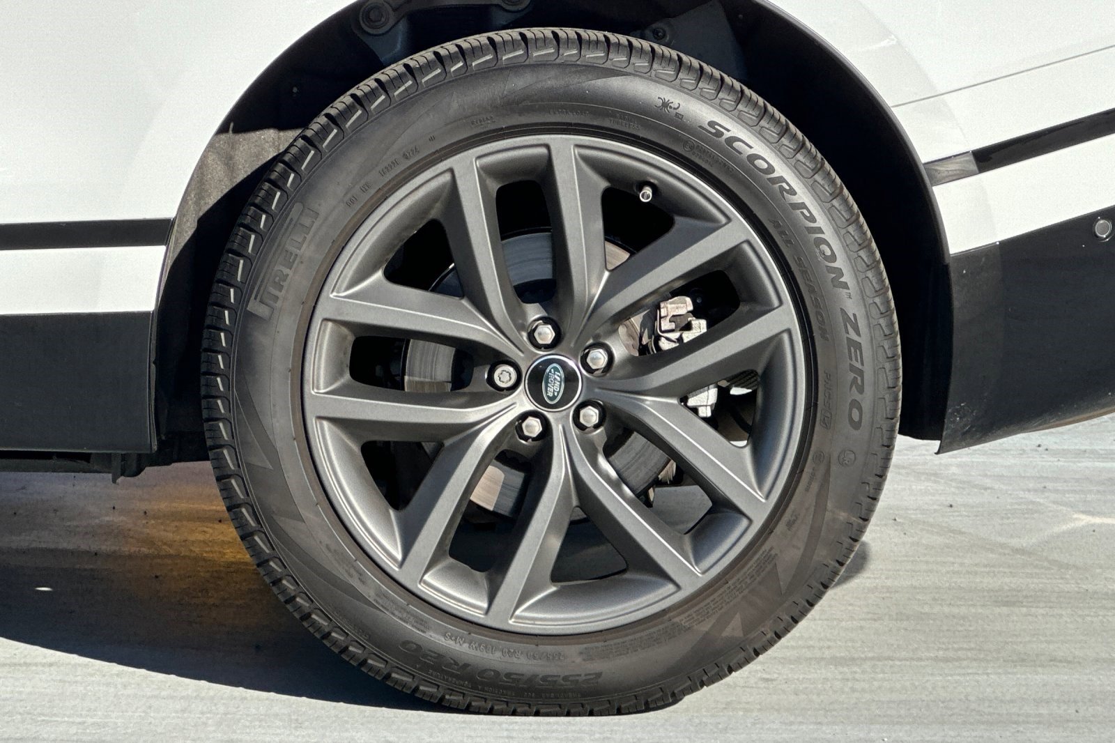 Used 2026 Land Rover Range Rover Velar Dynamic SE image 13