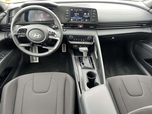 Certified 2025 Hyundai Elantra Sport FWD image 12