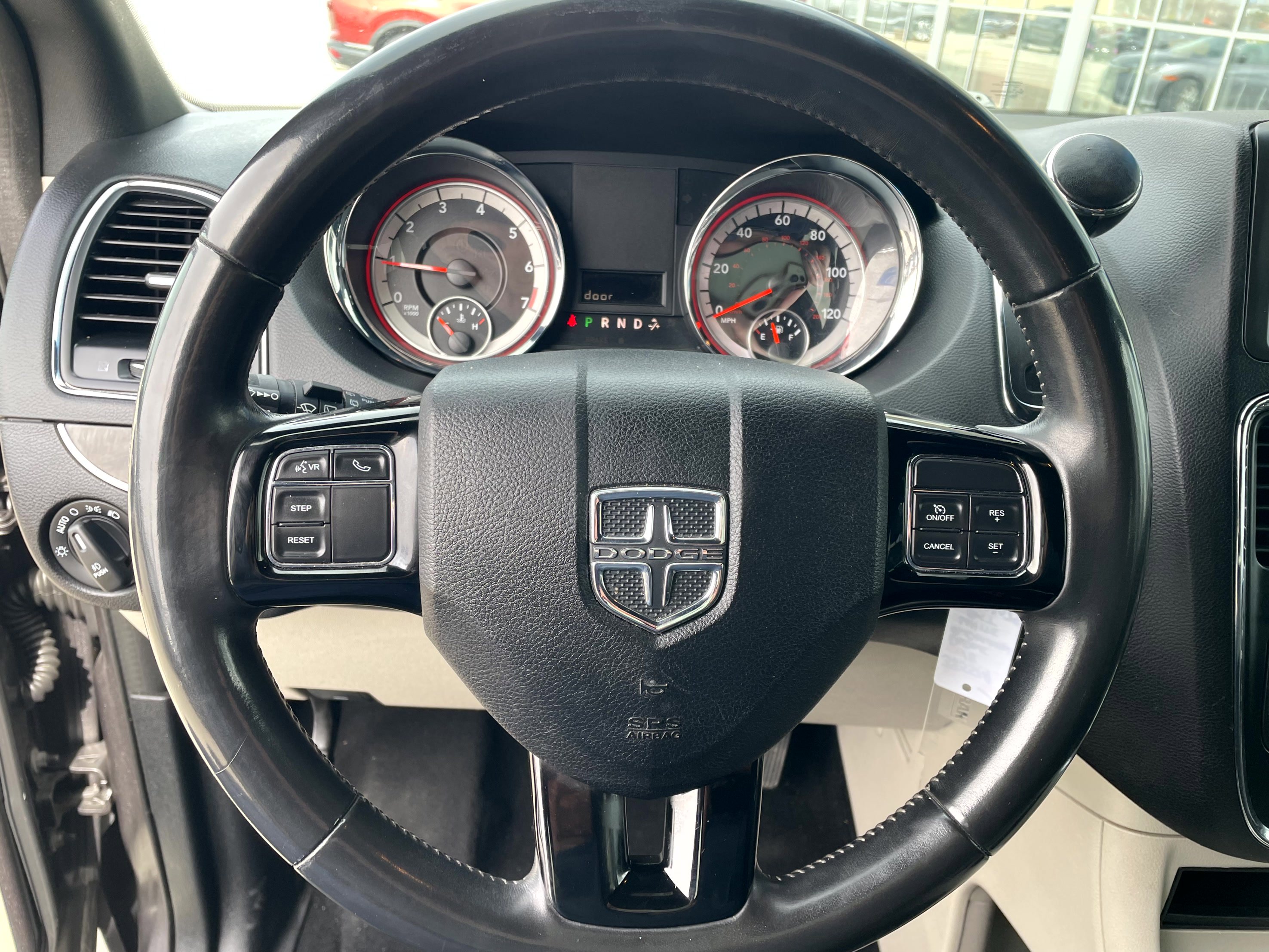 Used 2018 Dodge Grand Caravan SXT image 13