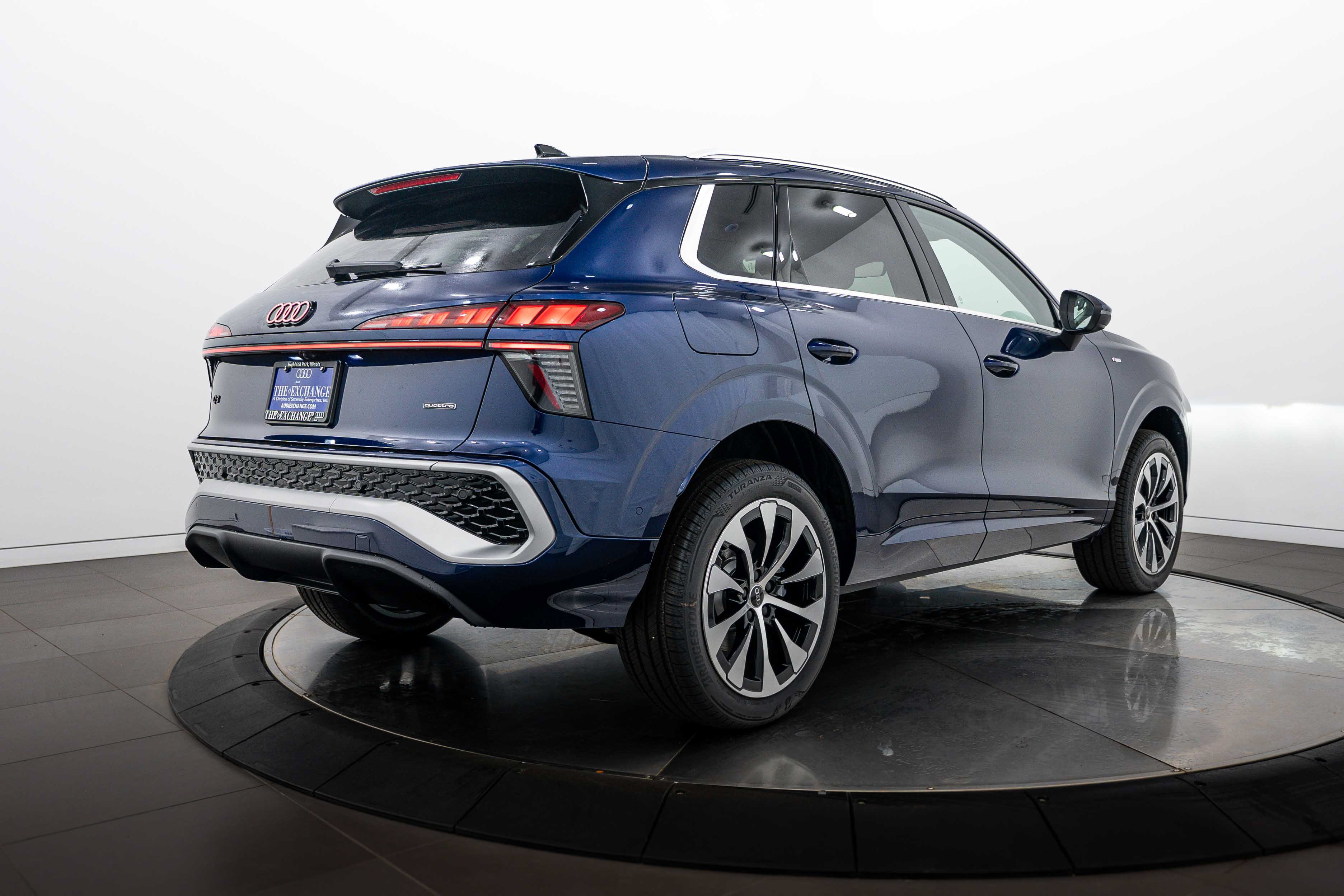 New 2026 Audi Q3 quattro 2.0T AWD/4WD image 4