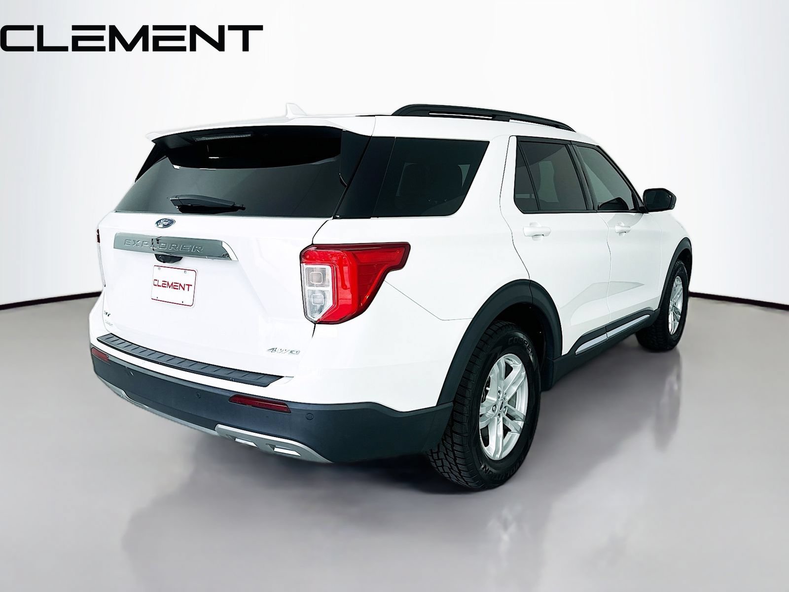Used 2022 Ford Explorer XLT w/ Equipment Group 202A AWD/4WD image 7