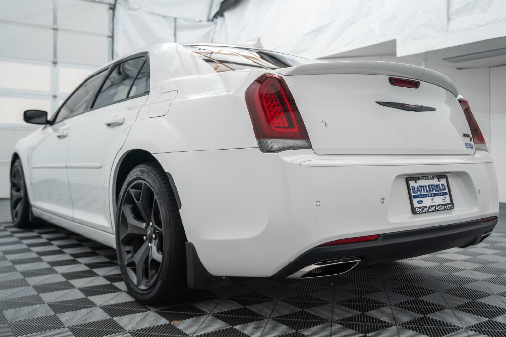 Used 2021 Chrysler 300 S RWD image 7