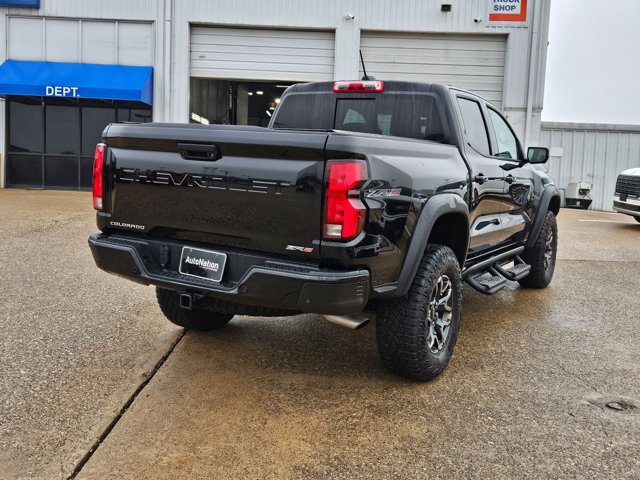 Used 2024 Chevrolet Colorado ZR2 w/ Technology Package AWD/4WD image 5