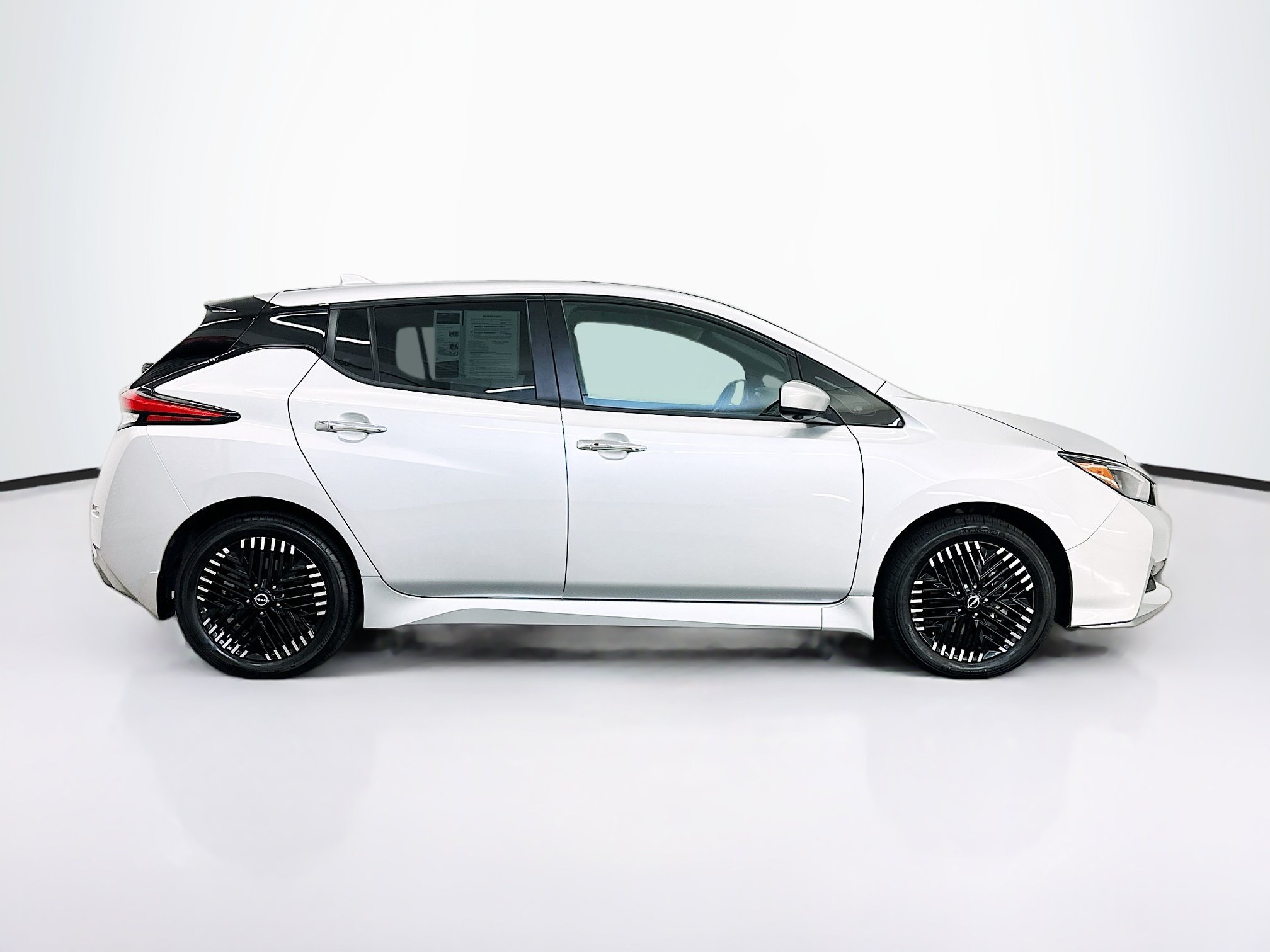 Used 2025 Nissan Leaf SV Plus FWD image 10