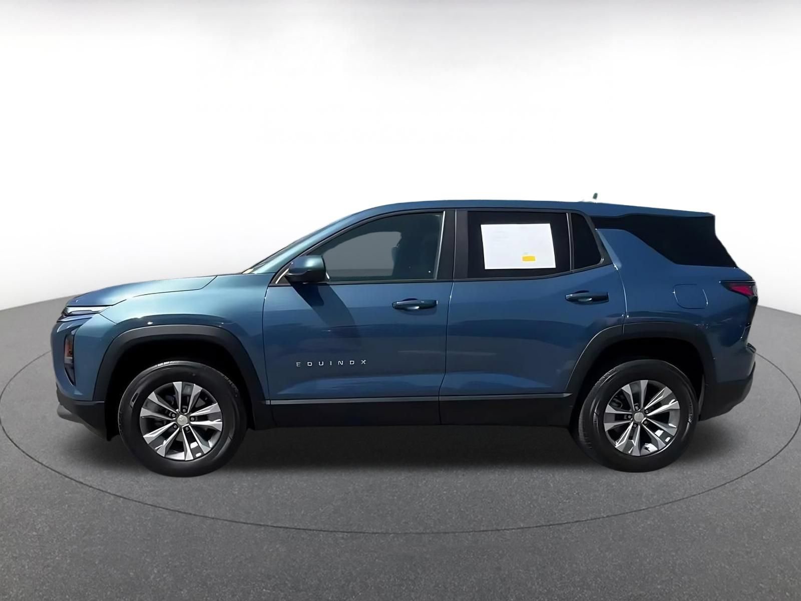 Used 2025 Chevrolet Equinox LT FWD image 8