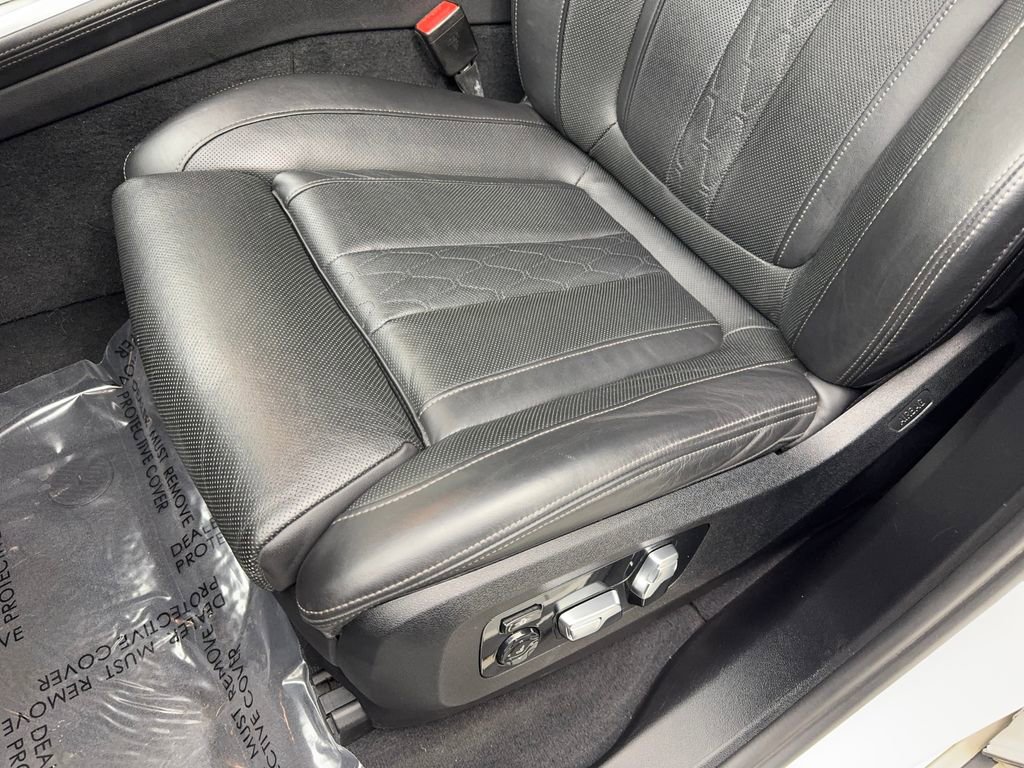 Used 2023 BMW X7 xDrive40i image 28