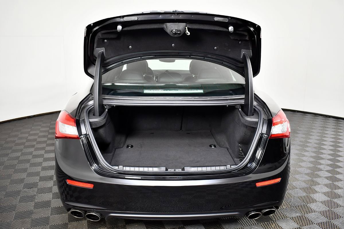 Used 2017 Maserati Ghibli image 11