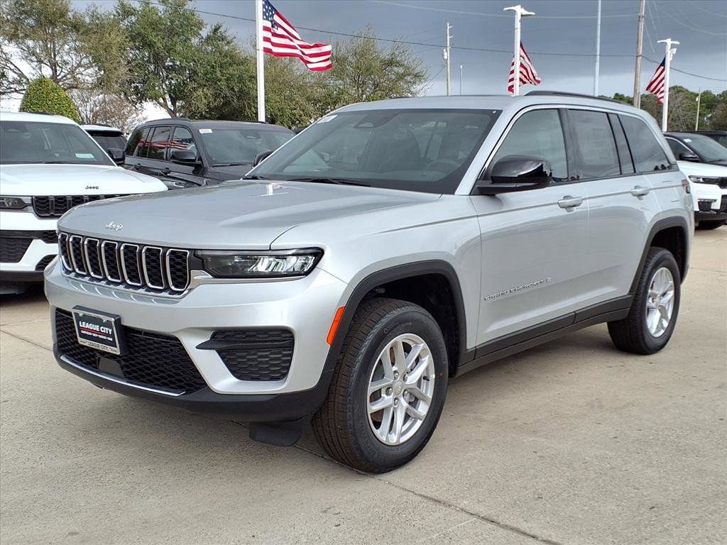New 2025 Jeep Grand Cherokee Laredo X image 3