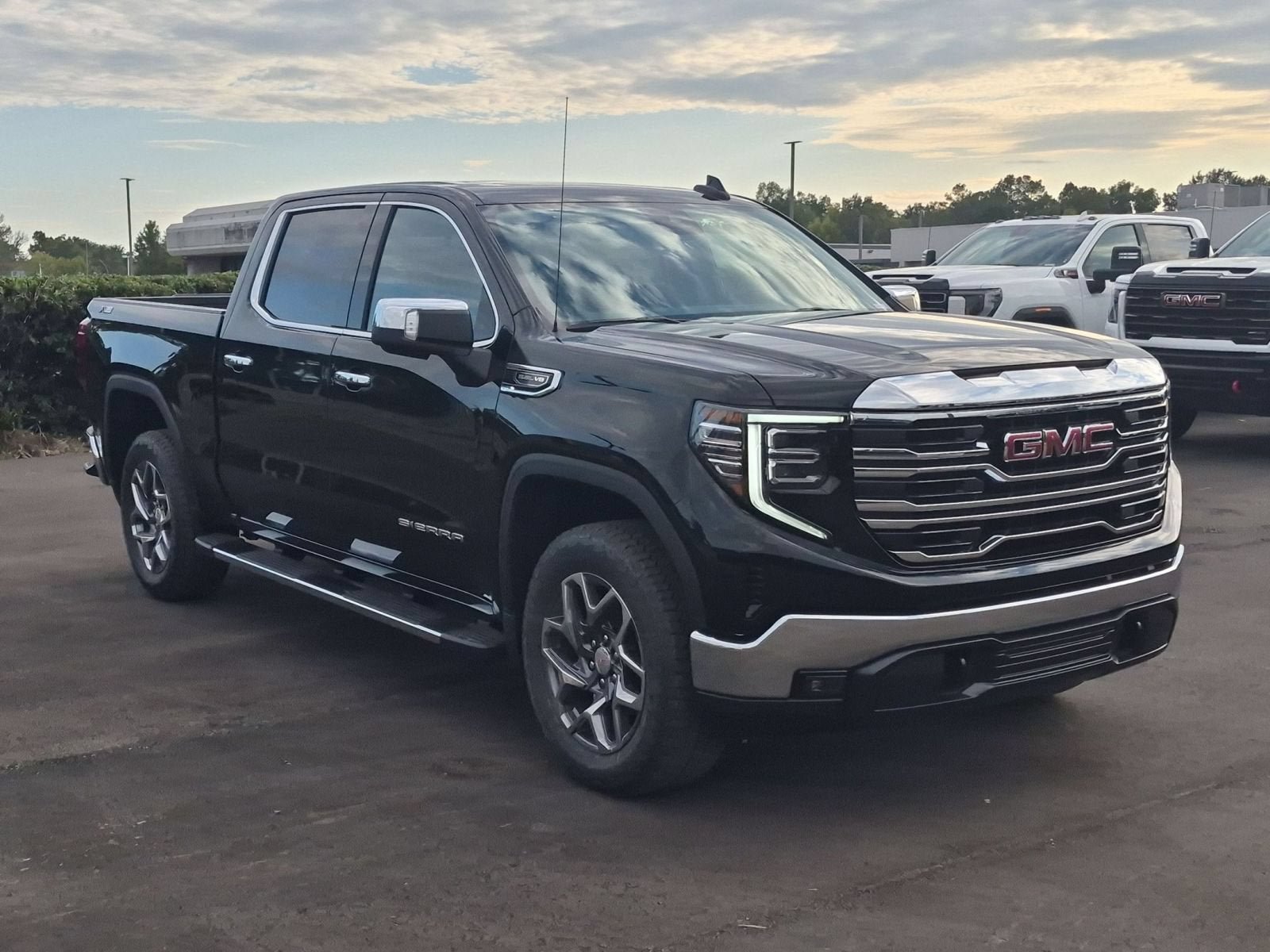 New 2026 GMC Sierra 1500 SLT w/ SLT Premium Package AWD/4WD image 9