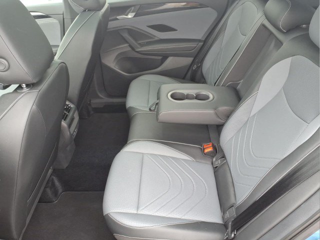 Certified 2025 Volkswagen Tiguan SE R-Line AWD/4WD image 12