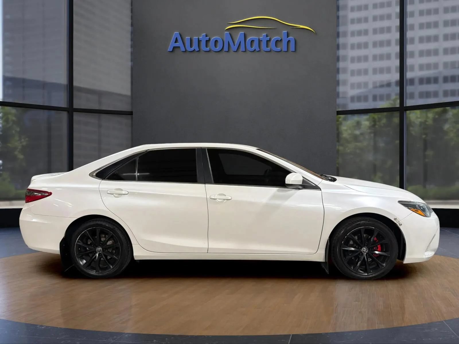 Used 2015 Toyota Camry XSE FWD image 12