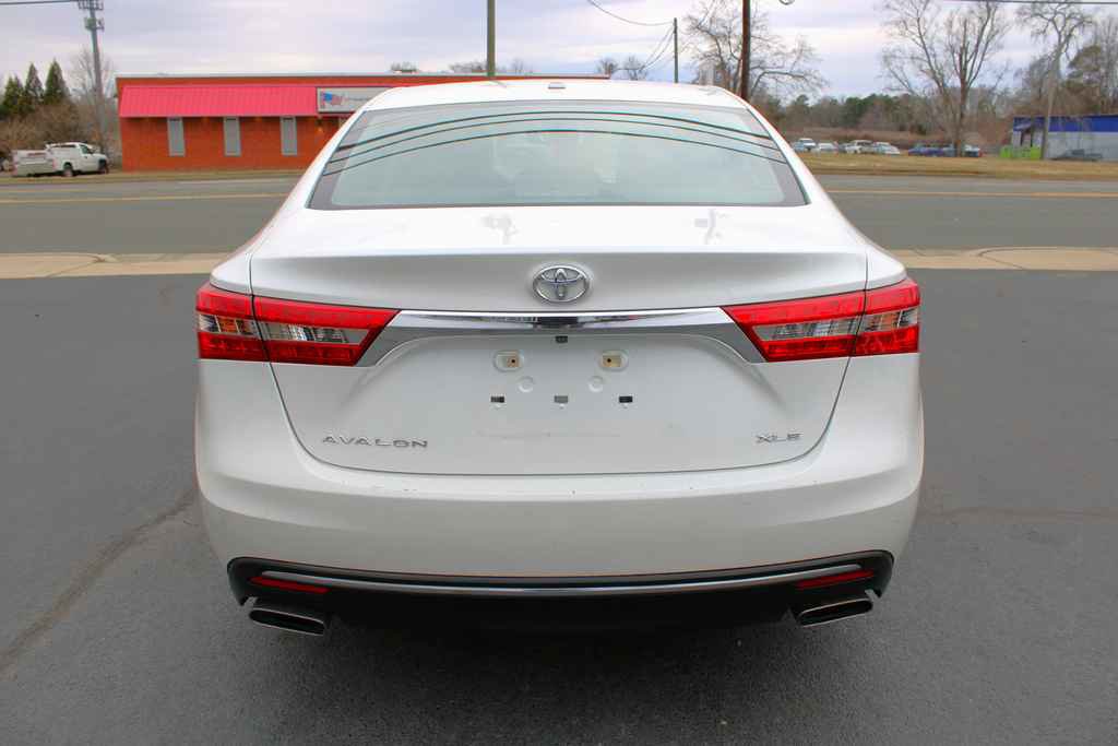 Used 2016 Toyota Avalon XLE Premium image 7