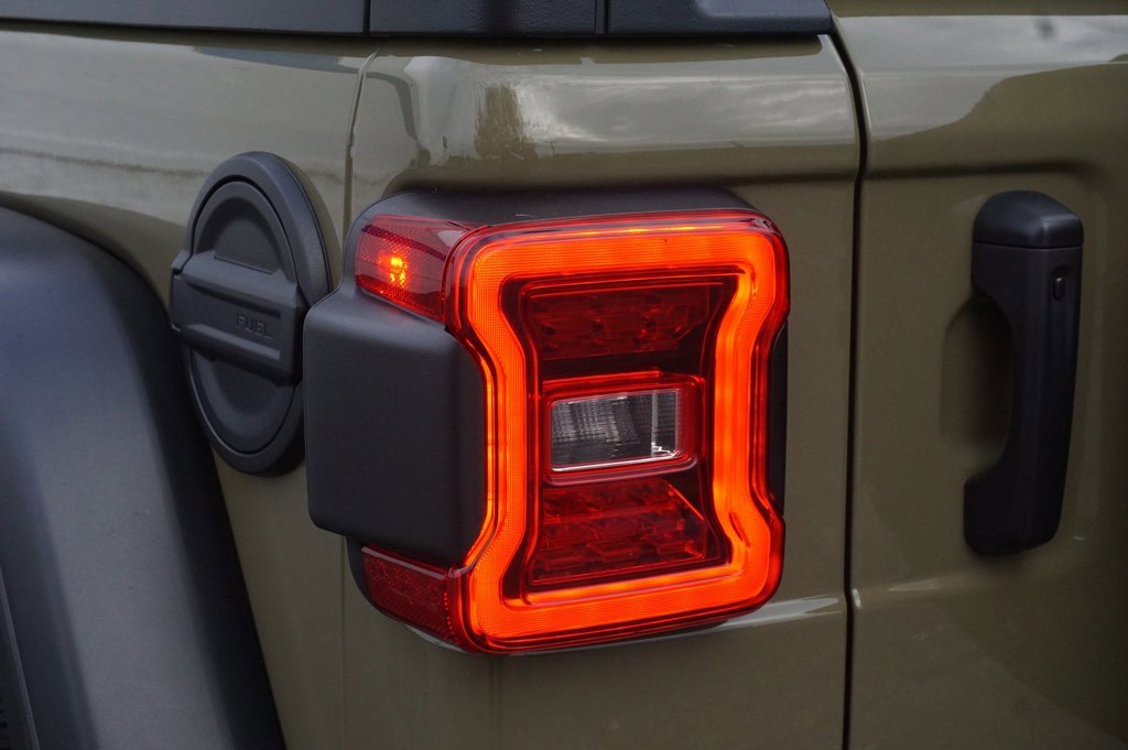 Used 2025 Jeep Wrangler Rubicon image 34