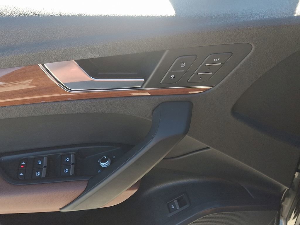 Used 2021 Audi Q5 2.0T Premium w/ Convenience Package image 14