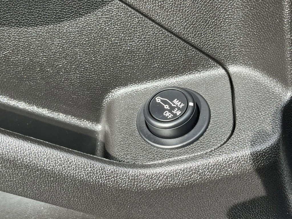 Used 2023 GMC Terrain SLT image 11